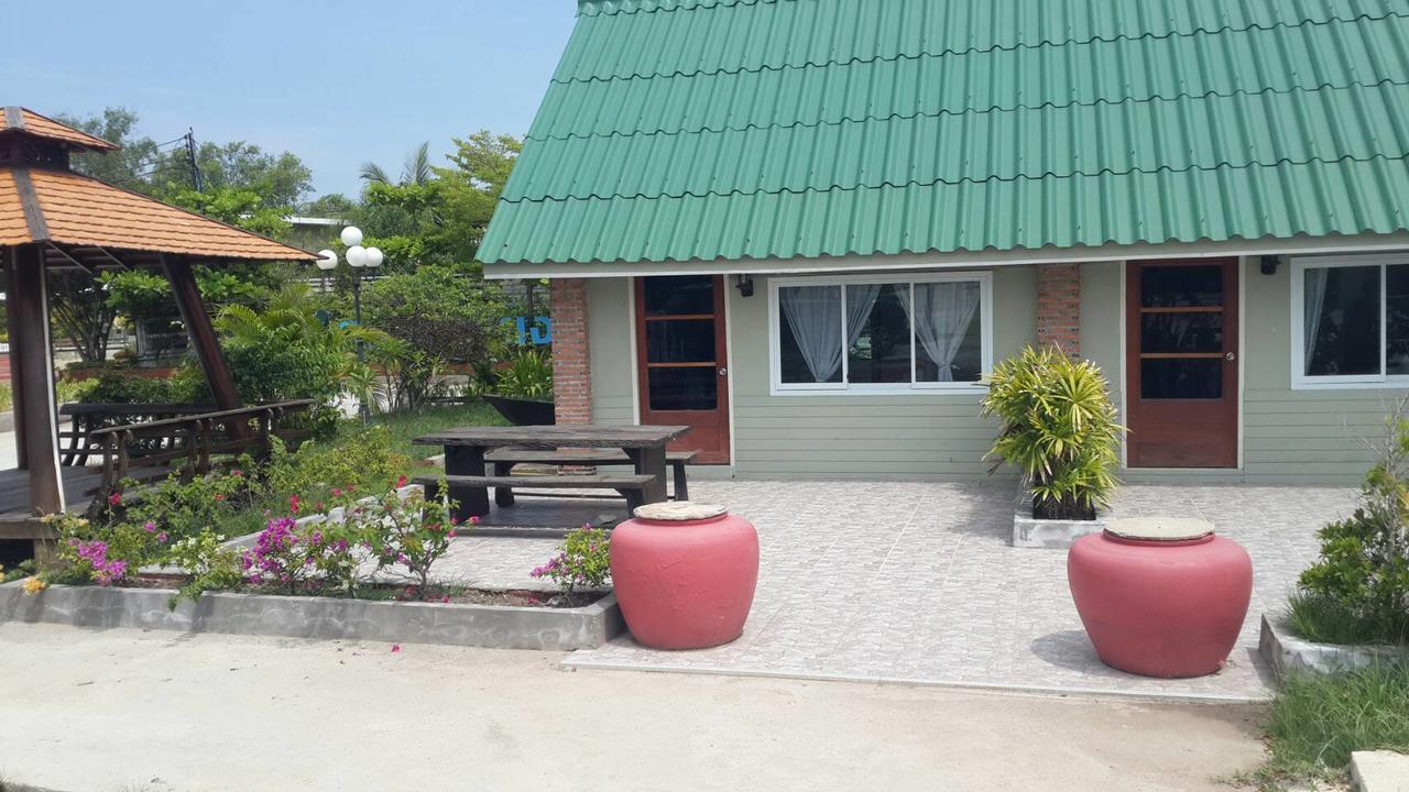 รตะธารา รีสอร์ท Ratathara Resort Bang Pakong Exterior foto